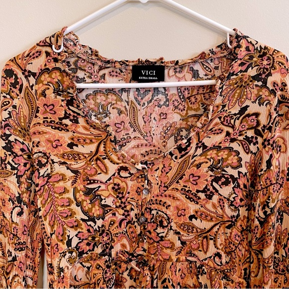 Vici Top - Picture 5 of 11